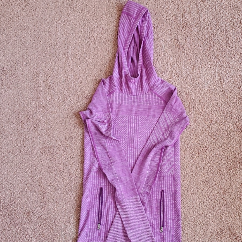 Lululemon Swiftly hoodie
